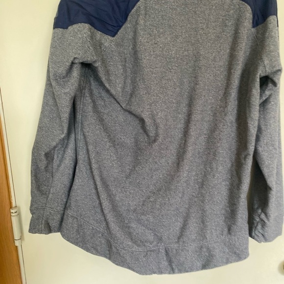 Ladies under Armour, cold gear, large zip up jacket - Picture 2 of 5